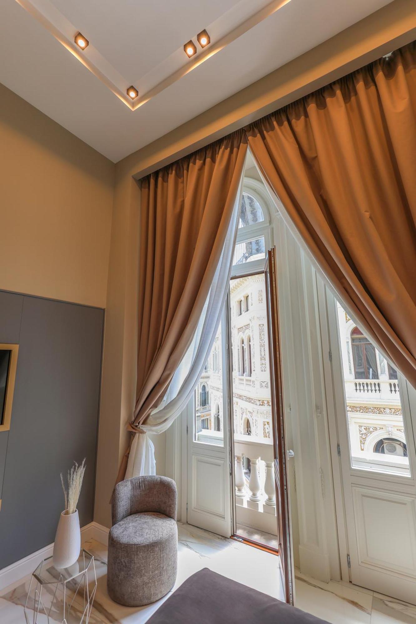 Maison San Carlo Luxury Suites Napoli Bagian luar foto