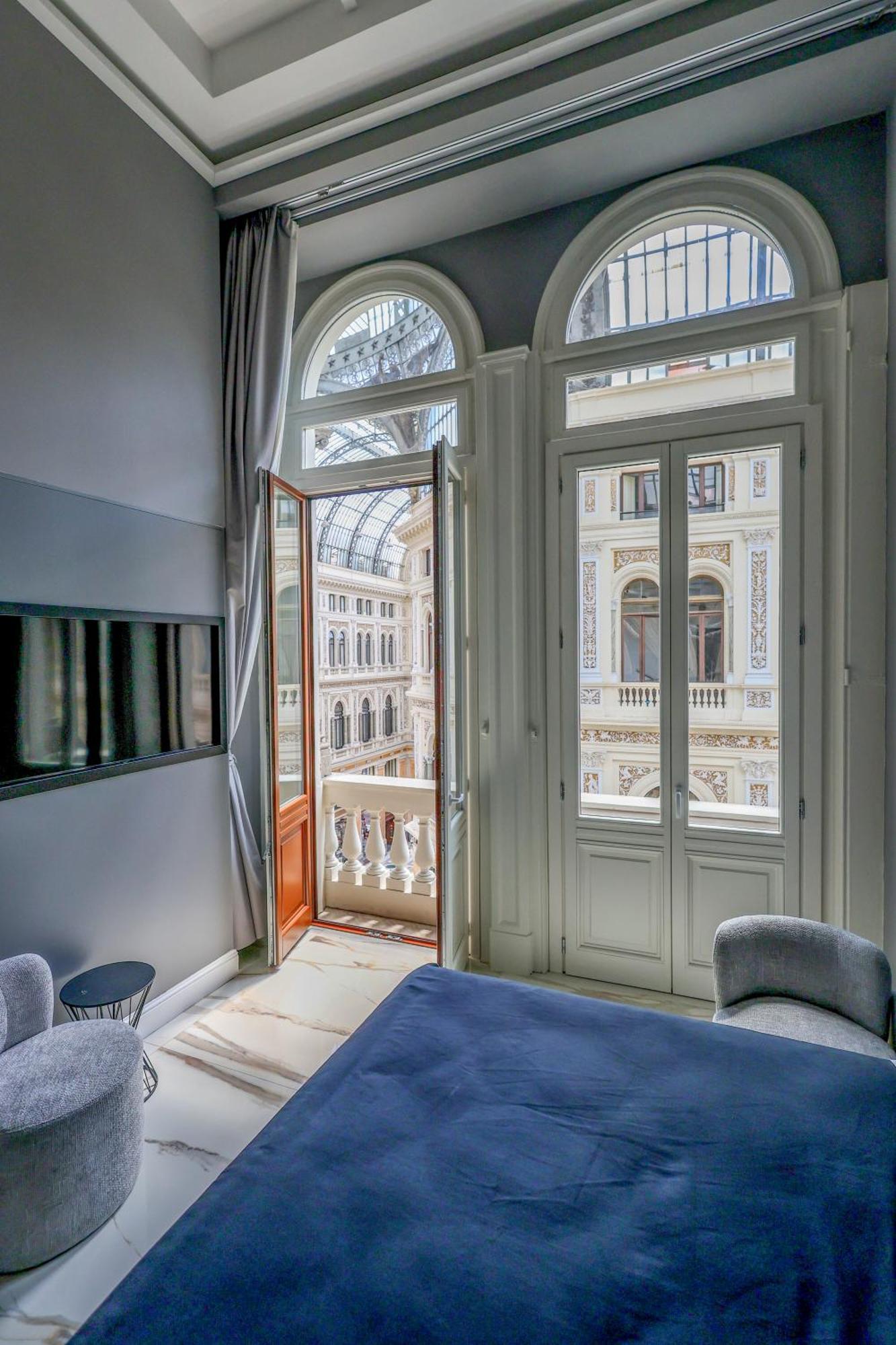Maison San Carlo Luxury Suites Napoli Bagian luar foto
