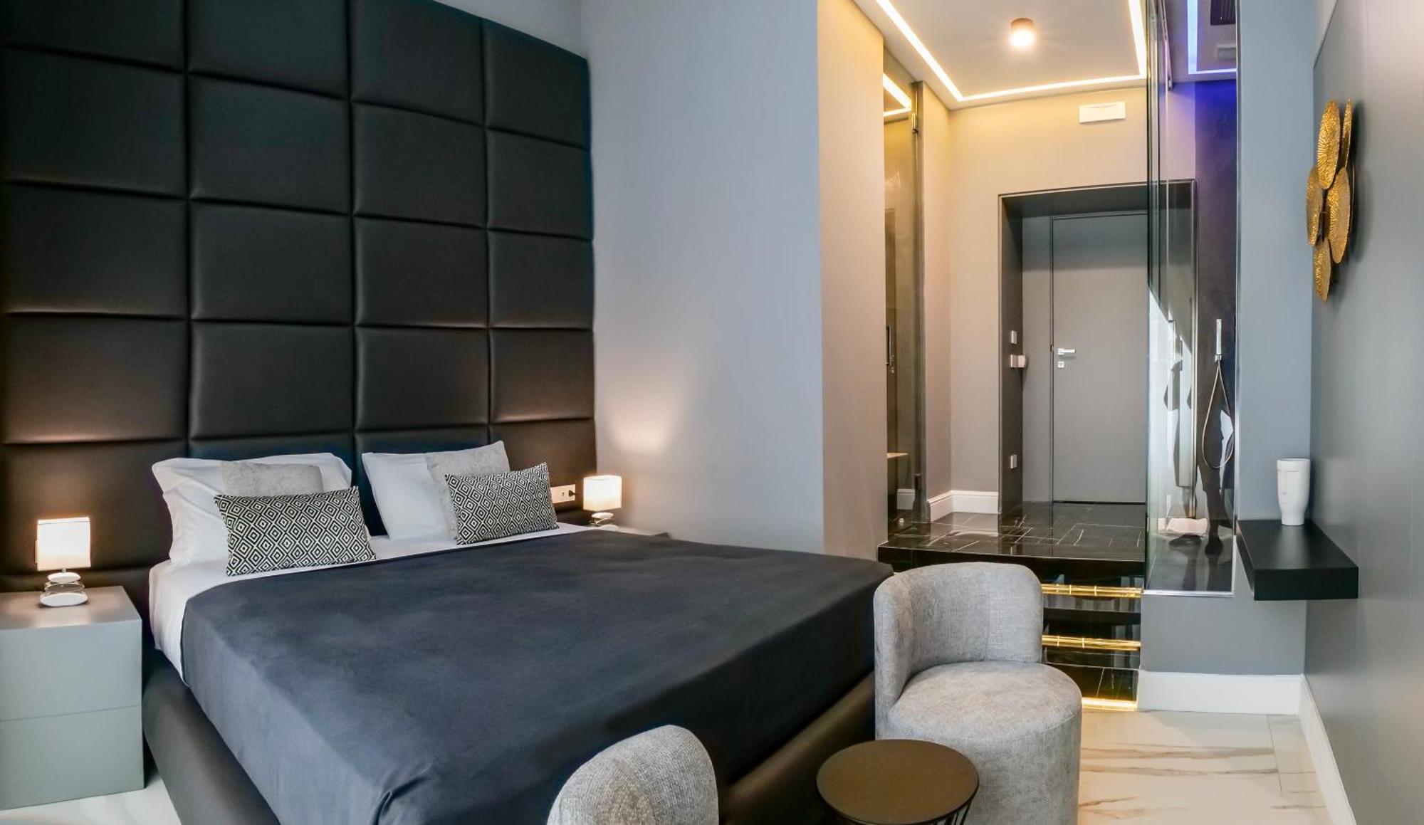 Maison San Carlo Luxury Suites Napoli Bagian luar foto